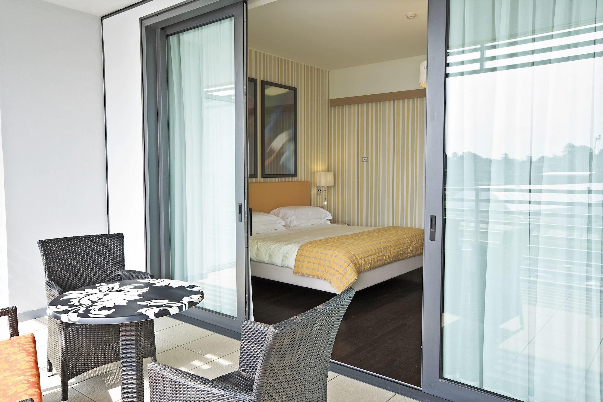UNAHOTELS Varese Esterno foto