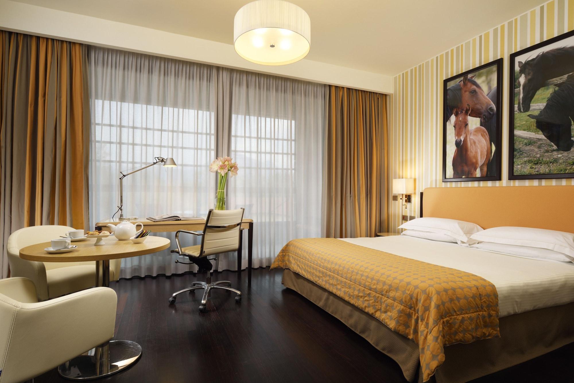 UNAHOTELS Varese Esterno foto