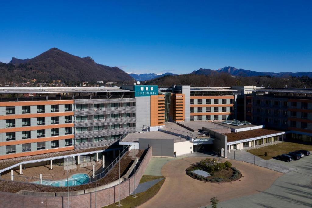 UNAHOTELS Varese Esterno foto