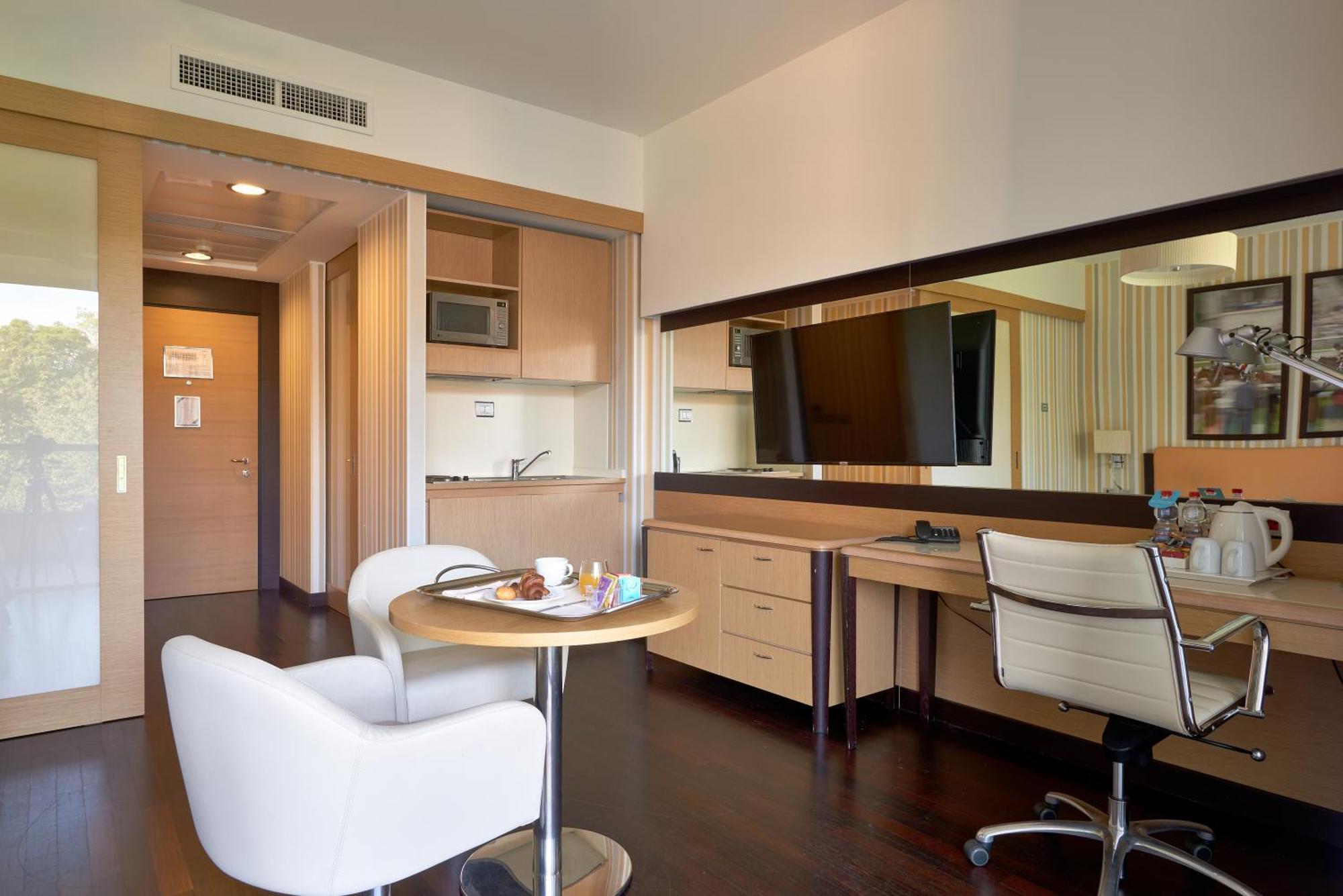UNAHOTELS Varese Esterno foto