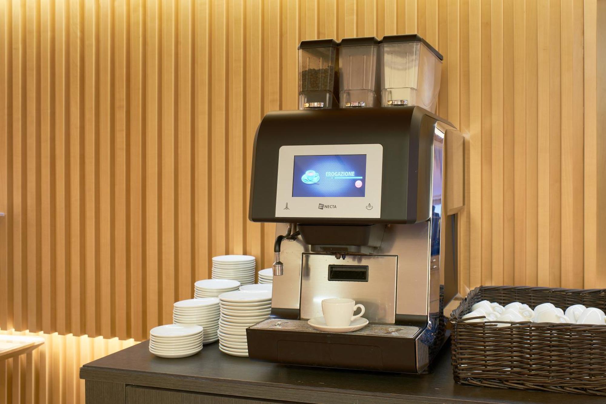 UNAHOTELS Varese Esterno foto