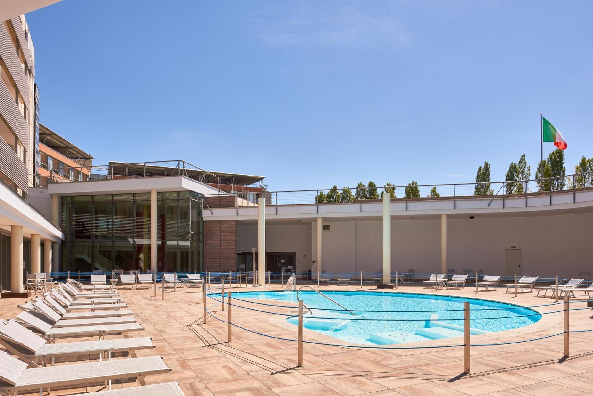 UNAHOTELS Varese Esterno foto