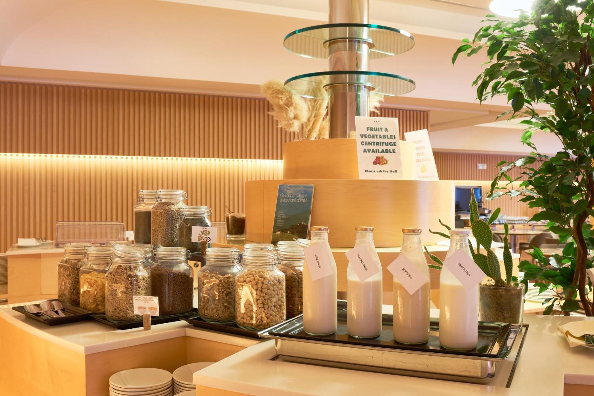 UNAHOTELS Varese Esterno foto