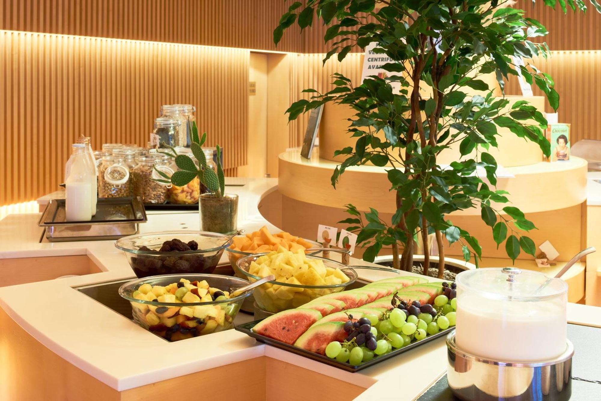 UNAHOTELS Varese Esterno foto
